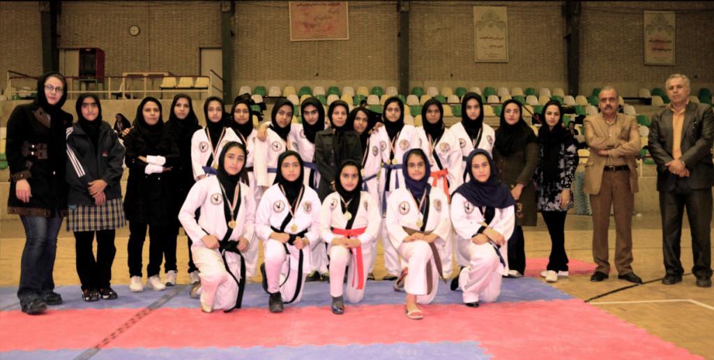 بانوان رزمی کار کاشانی قهرمان مسابقات سوپرکنتاکت کیک بوکسینگ استان اصفهان